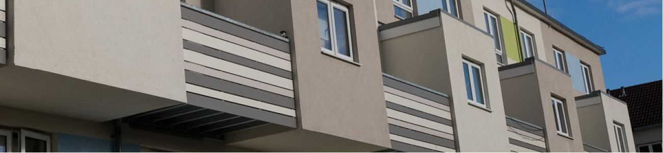 Moderní balkonové výplně z exteriérových HPL laminátů